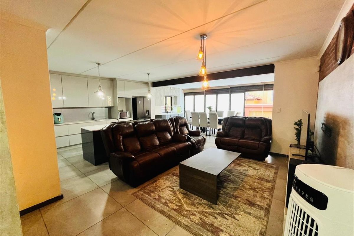 4 BEDROOM HOUSE FOR SALE IN HEATHERVIEW - Photo 4