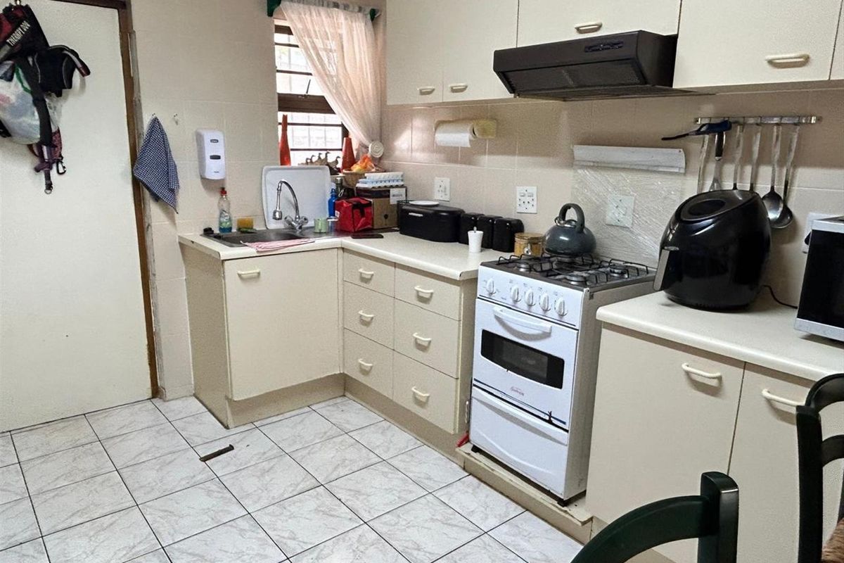 3-Bedroom coastal gem in Cintsa Bay Holiday Resort, Cintsa West - Photo 4