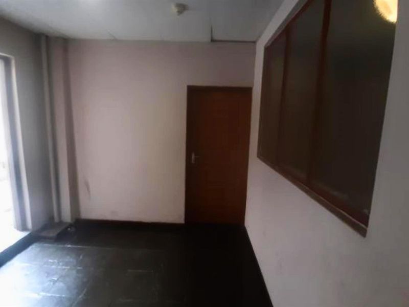 Apartment For Sale in Marshalltown Johannesburg - Photo 3