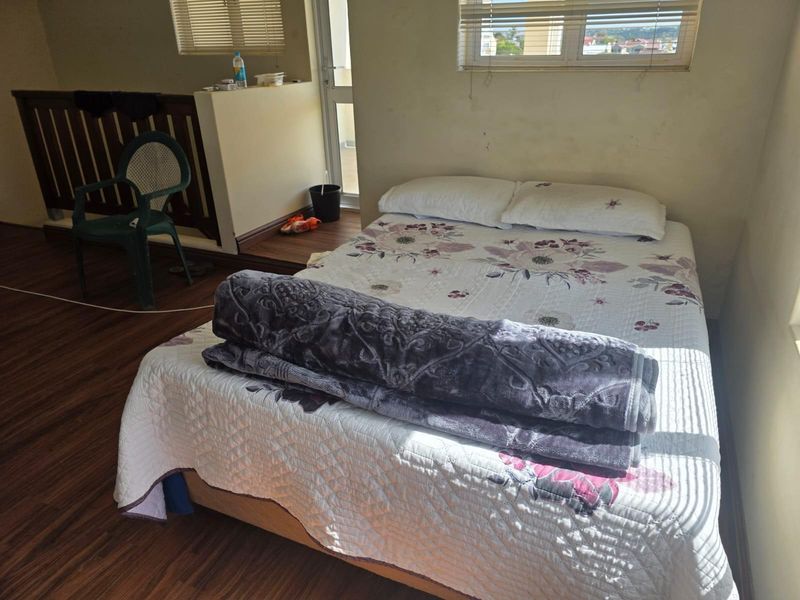 3-Bedroom Townhouse in Beacon Bay Featuring 2 Bathrooms, a Balcony and Comfortable Living - Photo 9