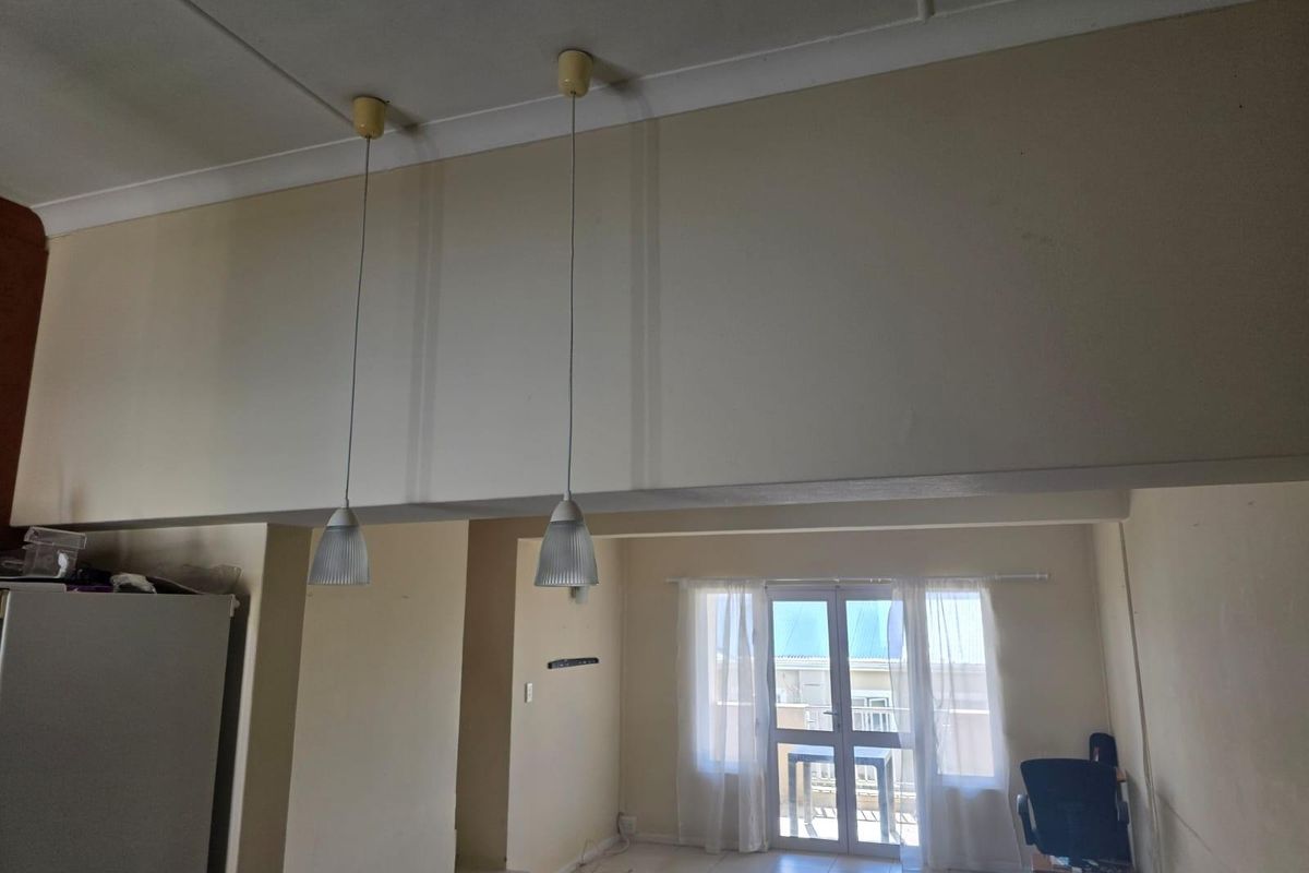 3-Bedroom Townhouse in Beacon Bay Featuring 2 Bathrooms, a Balcony and Comfortable Living - Photo 5