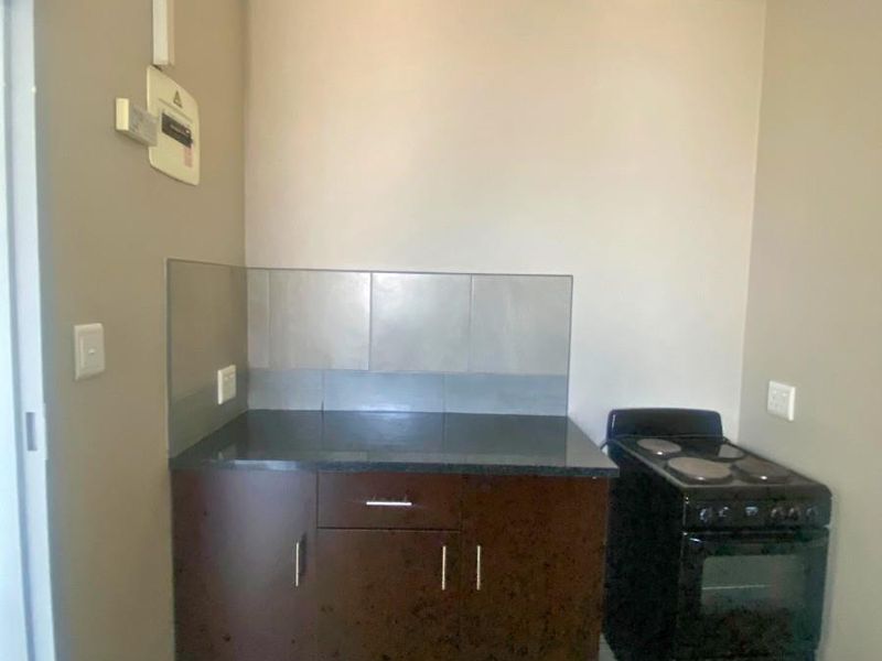 Charming Studio Apartment for Sale - Photo 3