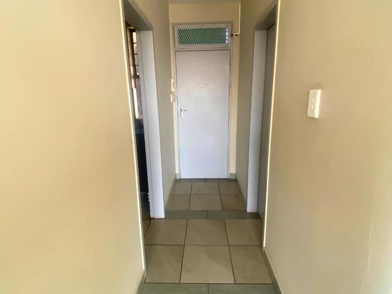 Charming Studio Apartment for Sale - Photo 2