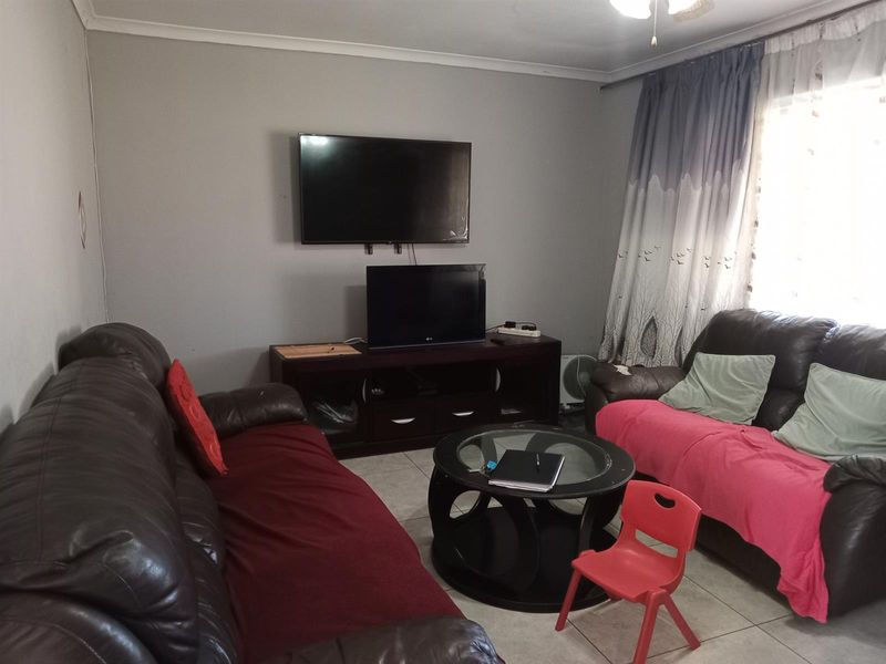 House For Sale in Woodhaven, Durban, KwaZulu Natal - Photo 4