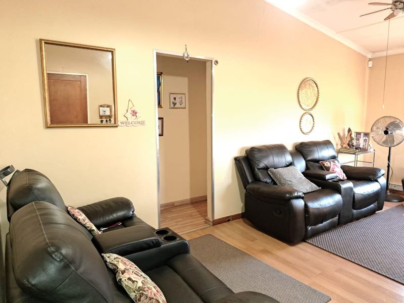 NEW TO THE MARKET - Photo 2