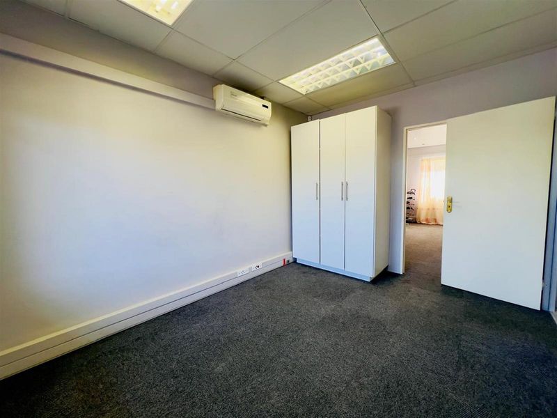 A spacious retreat in the heart of convenience -live ,work and thrive here Chasedene PMB - Photo 10