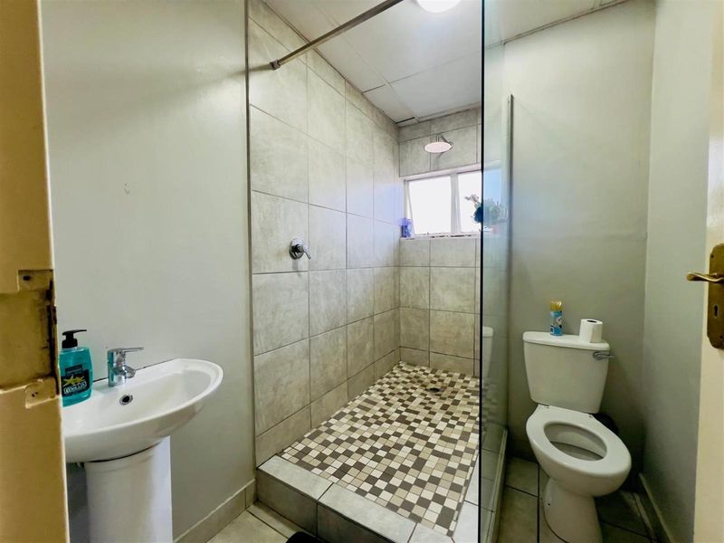 A spacious retreat in the heart of convenience -live ,work and thrive here Chasedene PMB - Photo 5