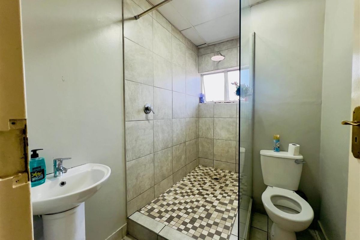 A spacious retreat in the heart of convenience -live ,work and thrive here Chasedene PMB - Photo 5
