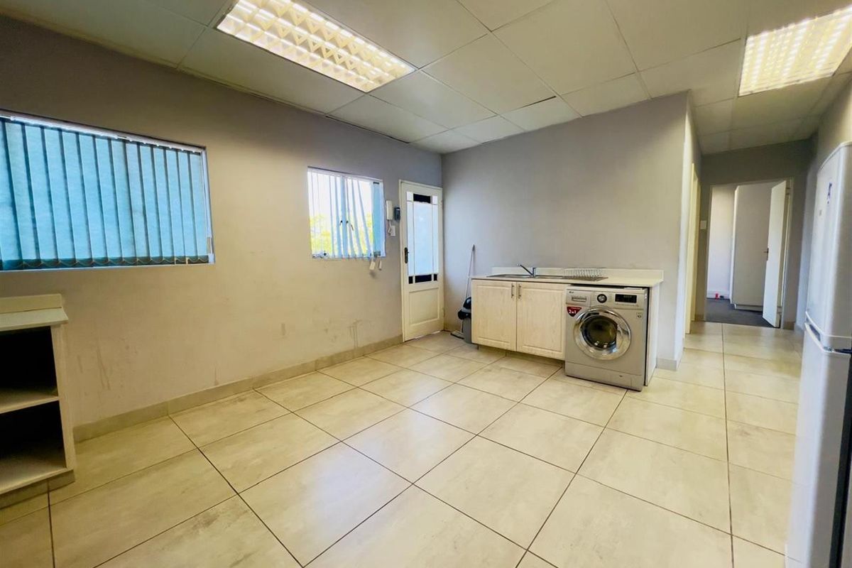 A spacious retreat in the heart of convenience -live ,work and thrive here Chasedene PMB - Photo 4