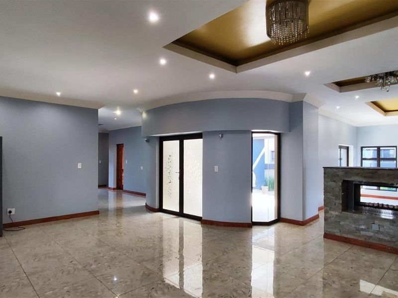 Apartment For Sale in Helderwyk, Brakpan - Photo 6