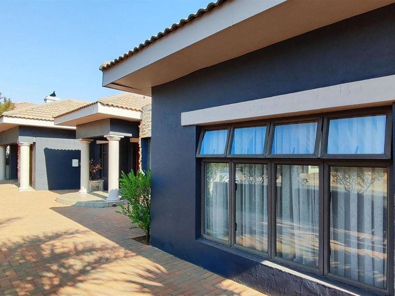 Apartment For Sale in Helderwyk, Brakpan - Photo 1