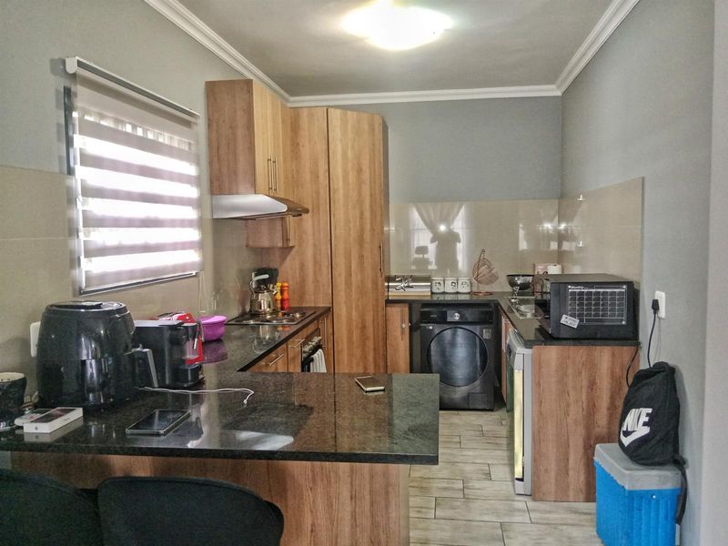 Modern Living at Its Best, What a Beautiful Family Home for Sale in Montana, Pretoria - Photo 5