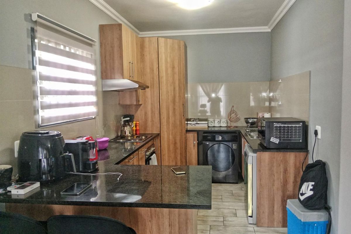 Modern Living at Its Best, What a Beautiful Family Home for Sale in Montana, Pretoria - Photo 5