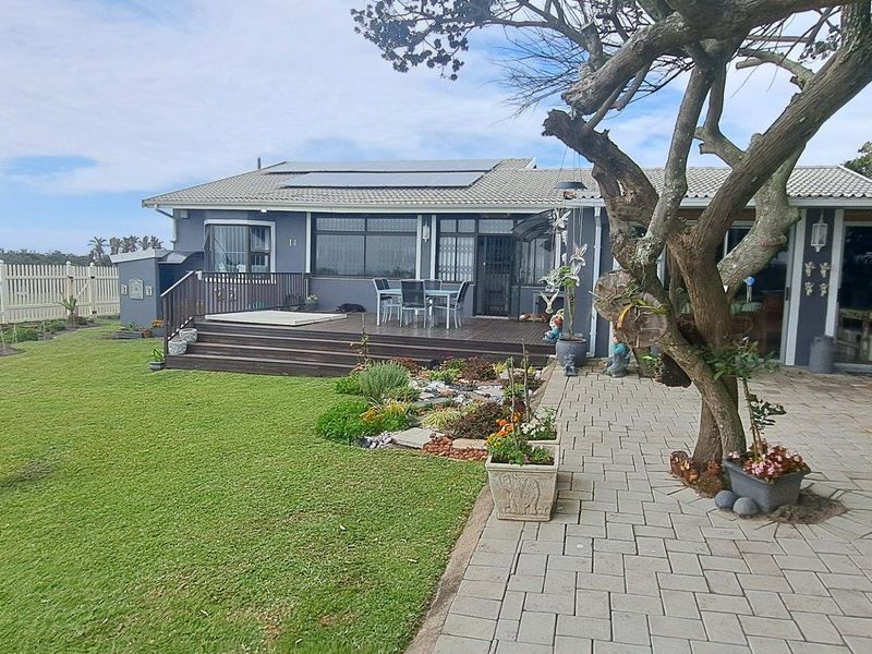 Luxury Beachfront house For Sale in Palm Beach, Port Edward, KwaZulu Natal - Photo 1