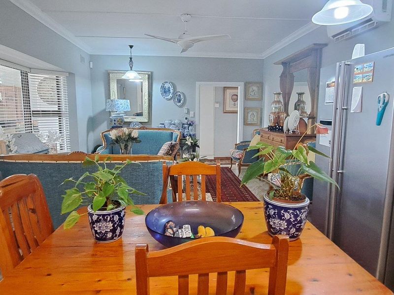 Luxury Beachfront house For Sale in Palm Beach, Port Edward, KwaZulu Natal - Photo 10
