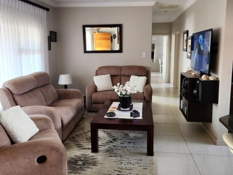 Modern 3-Bedroom Townhouse with Stylish Finishes and Outdoor Charm - Photo 3