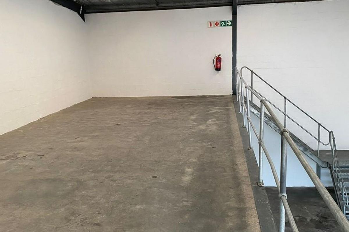 Warehouse For Sale - Photo 2