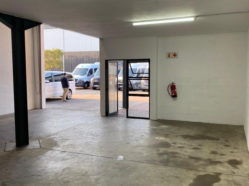 Warehouse For Sale - Photo 4