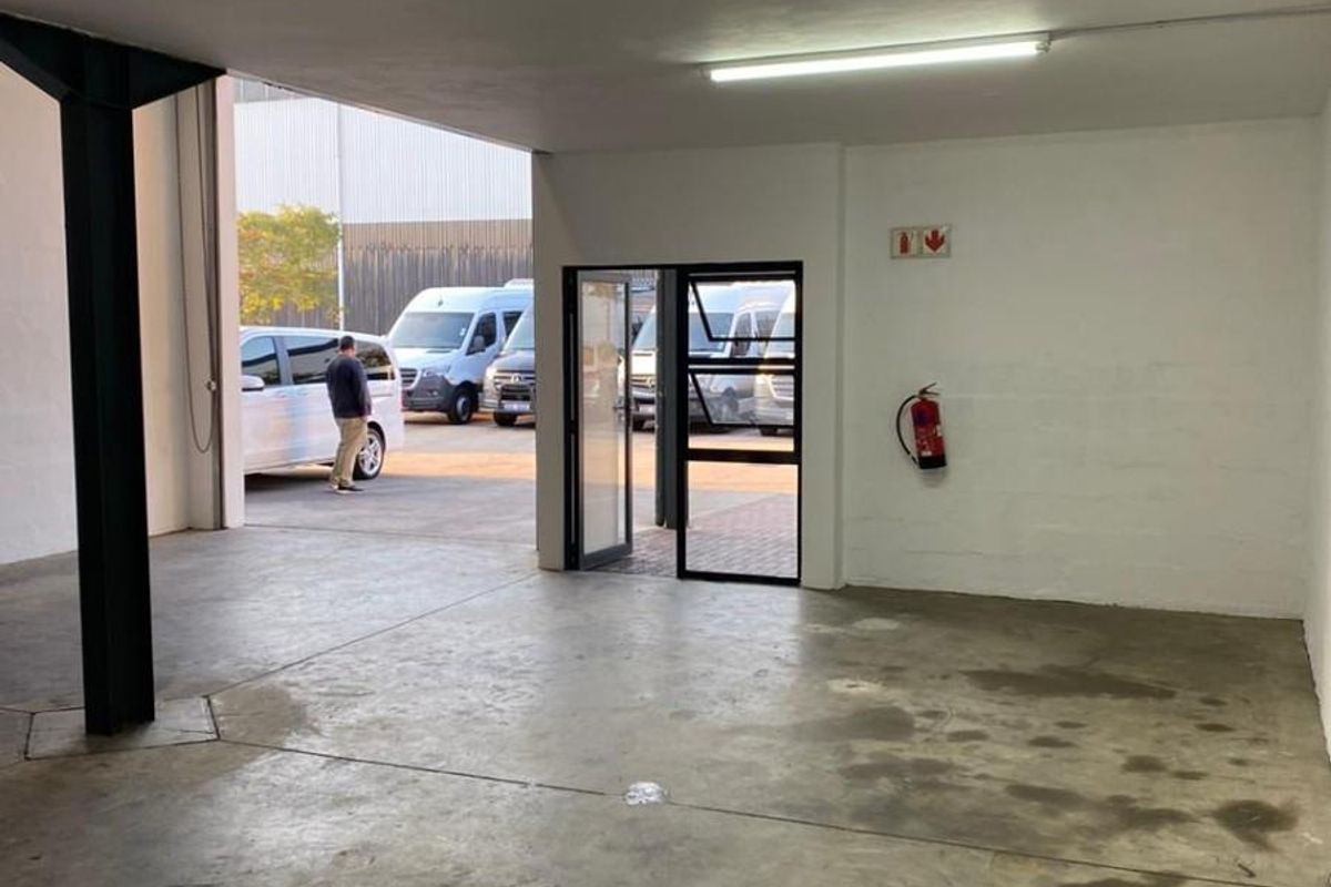 Warehouse For Sale - Photo 4