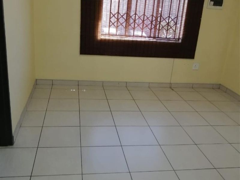 Apartment For Sale in Jabulani, Soweto - Photo 4