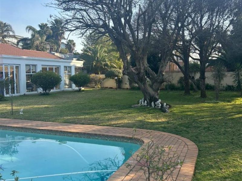 Elegant 3-Bedroom Family Home in Prime Bedfordview Location - Photo 2