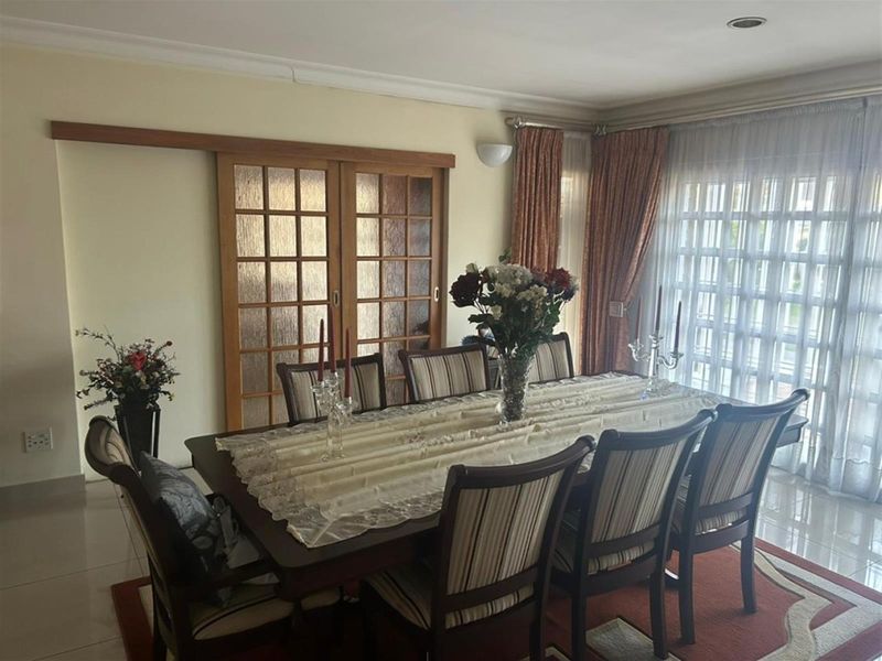 Elegant 3-Bedroom Family Home in Prime Bedfordview Location - Photo 5