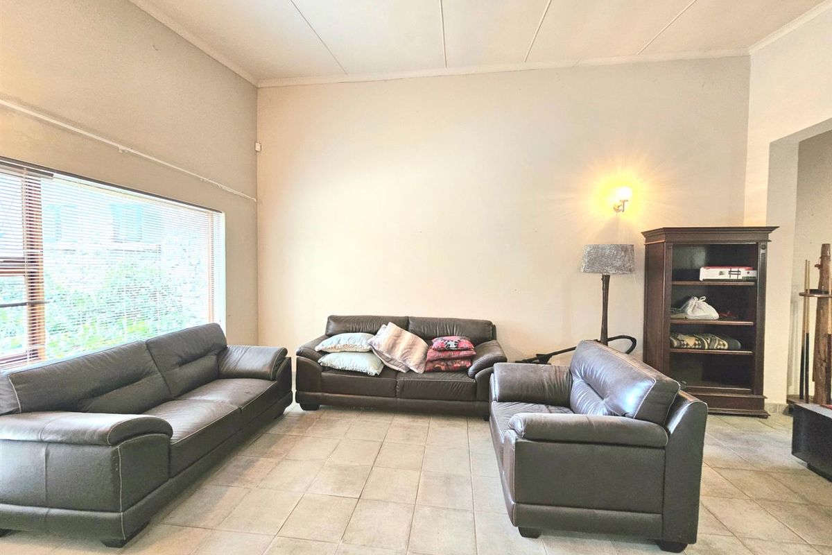 Coastal Gem - Walk to the Beach, Live with Possibility - Photo 5