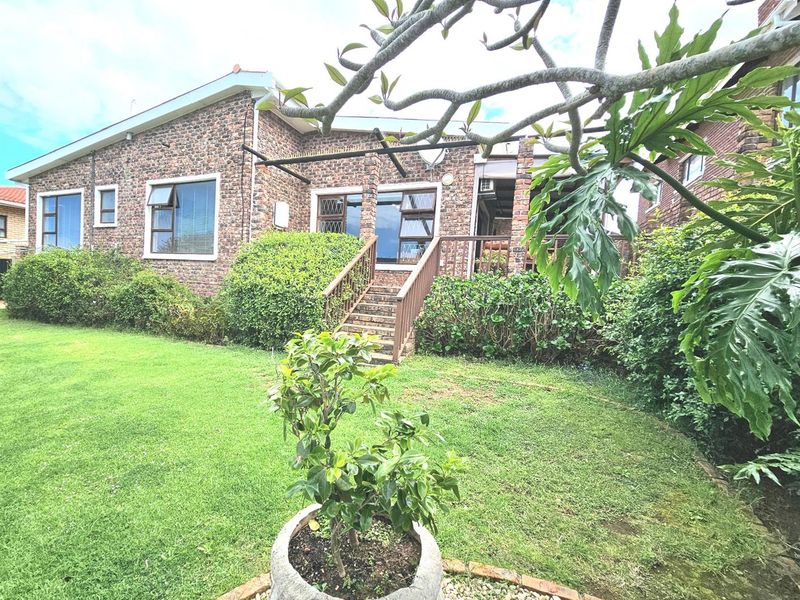 Coastal Gem - Walk to the Beach, Live with Possibility - Photo 2