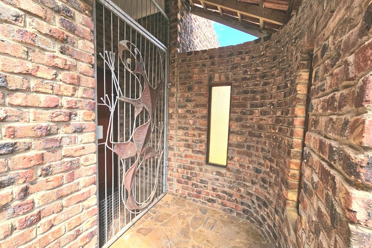 Coastal Gem - Walk to the Beach, Live with Possibility - Photo 3