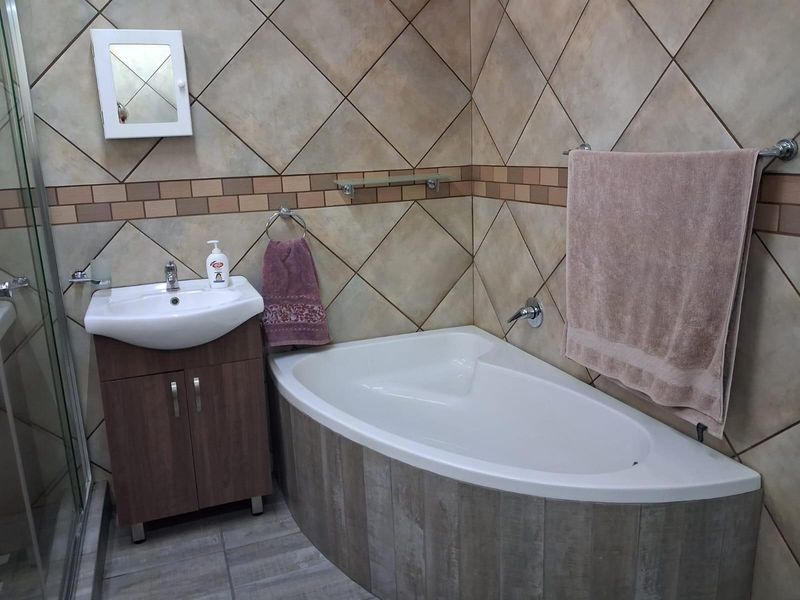 Commercial Property For Sale in Bo-dorp, Rustenburg Central, Rustenburg, North West - Photo 9