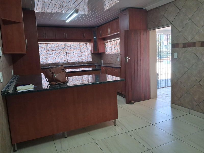 Commercial Property For Sale in Bo-dorp, Rustenburg Central, Rustenburg, North West - Photo 4