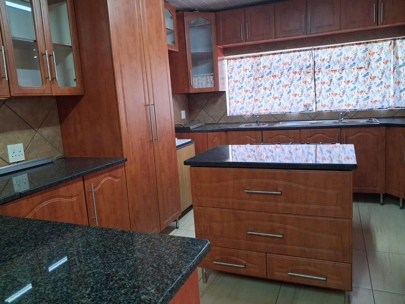 Commercial Property For Sale in Bo-dorp, Rustenburg Central, Rustenburg, North West - Photo 5