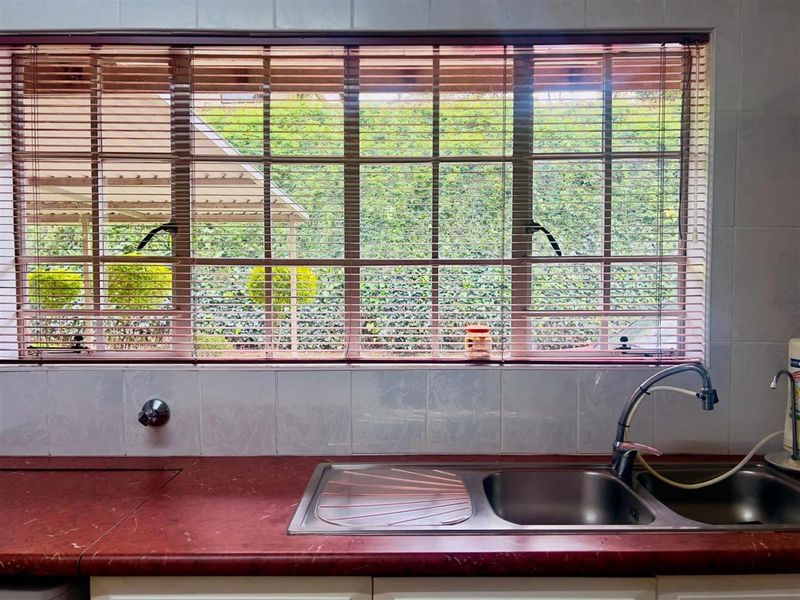 Charming and low maintenance in a peaceful Cul-de-Sac, Pietermaritzburg, KwaZulu Natal - Photo 8