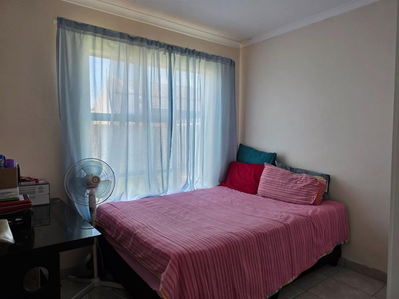 Semi-Attached Two Bedroom House for sale in Mandela View - Photo 6