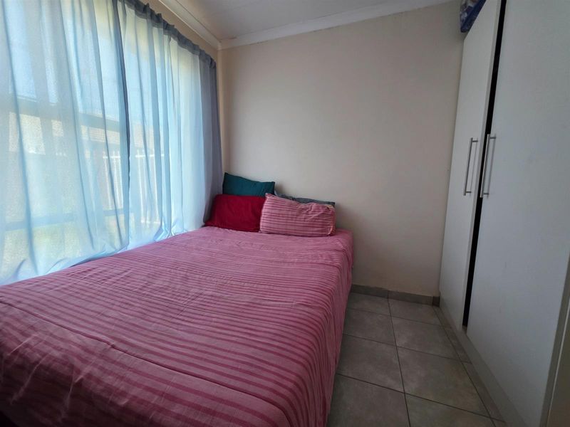 Semi-Attached Two Bedroom House for sale in Mandela View - Photo 7