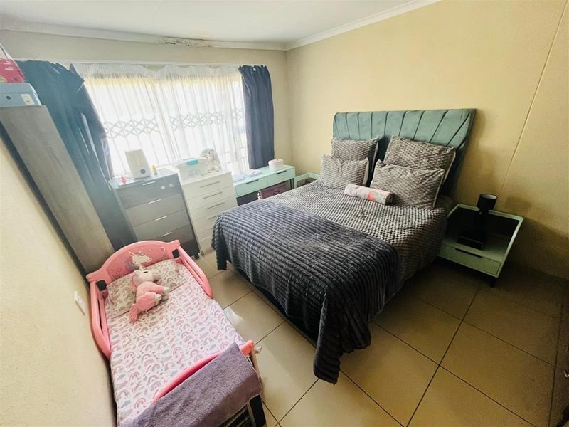 3 Bedroom House For Rental in Amandasig, Akasia - Photo 8