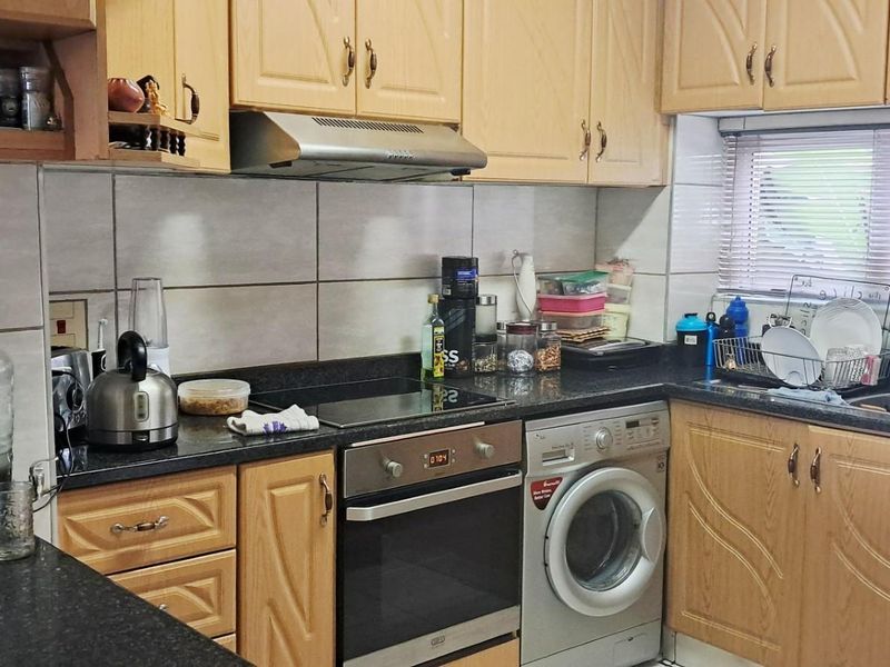 Apartment For Sale in Umdloti Beach, Umdloti, KwaZulu Natal - Photo 2