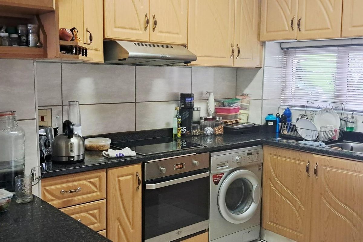 Apartment For Sale in Umdloti Beach, Umdloti, KwaZulu Natal - Photo 2