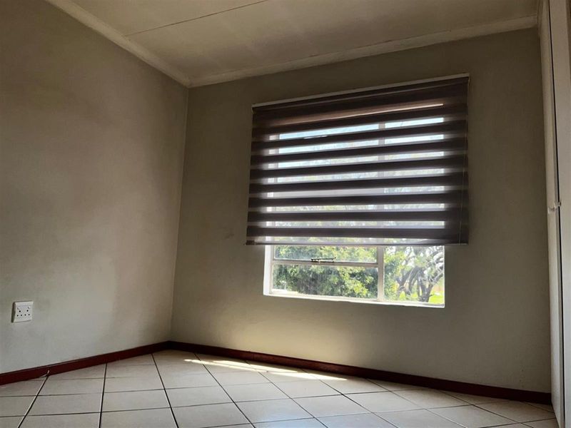 Townhouse For Sale in Honeypark, Roodepoort - Photo 6