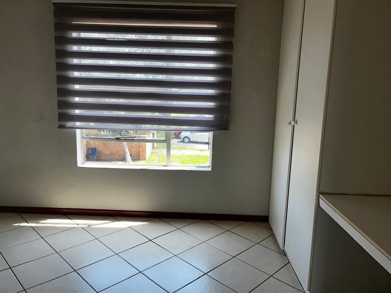 Townhouse For Sale in Honeypark, Roodepoort - Photo 8