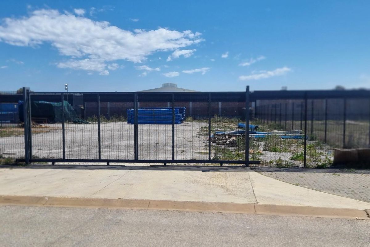 PRIME BUSINESS 1 ZONED LAND FOR SALE IN THE POPULAR FAIRVIEW NODE : - Photo 2