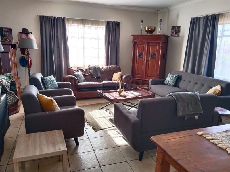 Modern Comfort Meets Prime Location - Your Ideal Duet Awaits in Aerorand West! - Photo 4