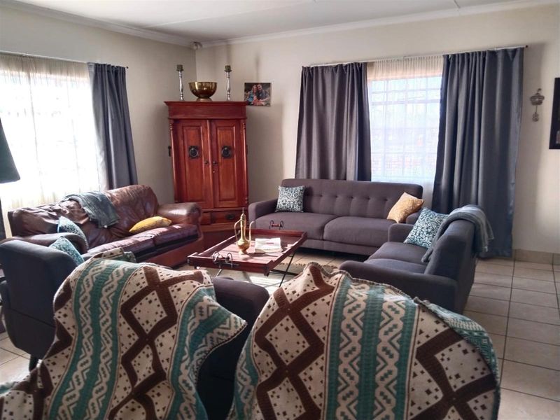 Modern Comfort Meets Prime Location - Your Ideal Duet Awaits in Aerorand West! - Photo 5