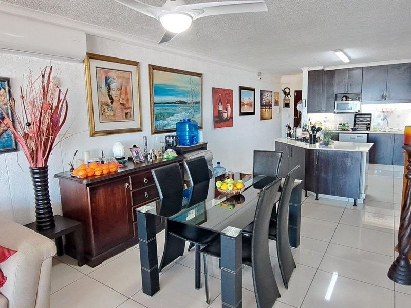 Luxury 3 bedroom Apartment For Sale in Uvongo Beach, Margate, KwaZulu Natal - Photo 7