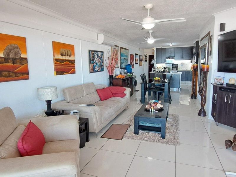 Luxury 3 bedroom Apartment For Sale in Uvongo Beach, Margate, KwaZulu Natal - Photo 9