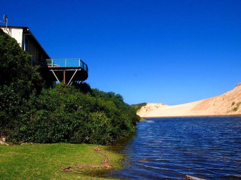 Riverfront 4 Bedroom Home Investment! - Photo 10