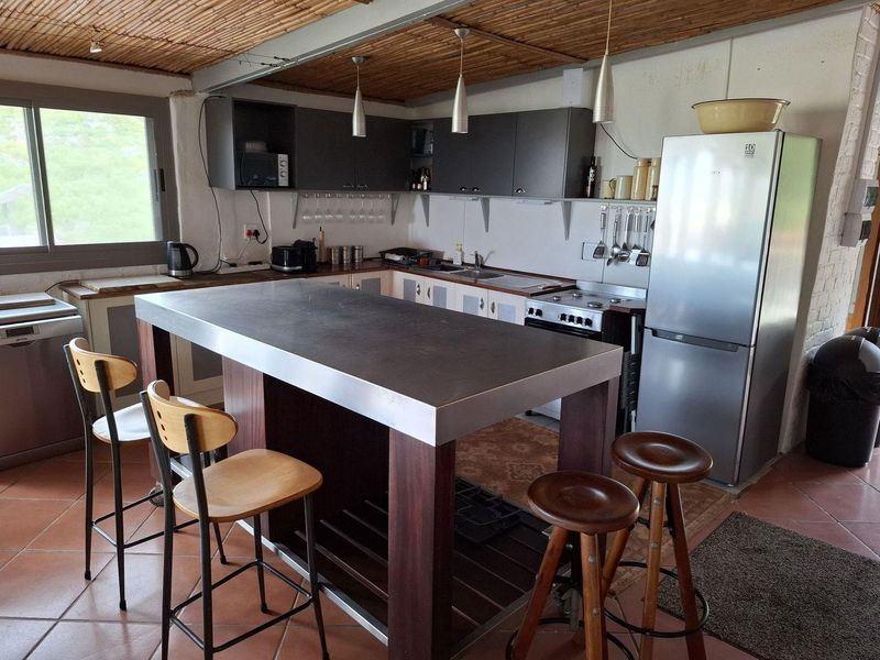 Riverfront 4 Bedroom Home Investment! - Photo 9