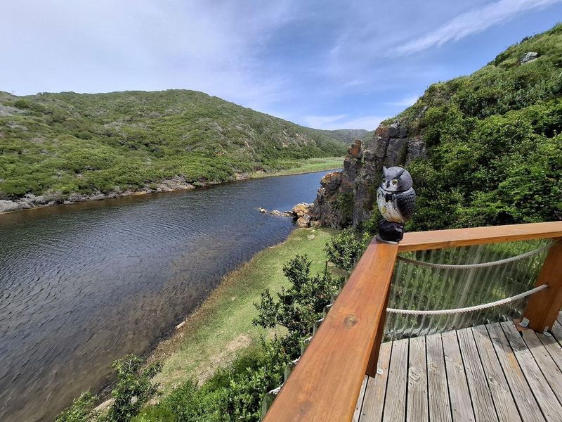 Riverfront 4 Bedroom Home Investment! - Photo 2