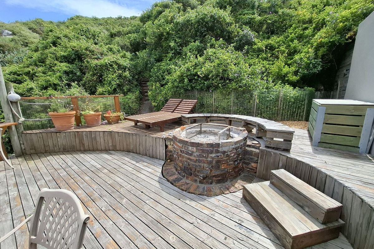 Riverfront 4 Bedroom Home Investment! - Photo 3