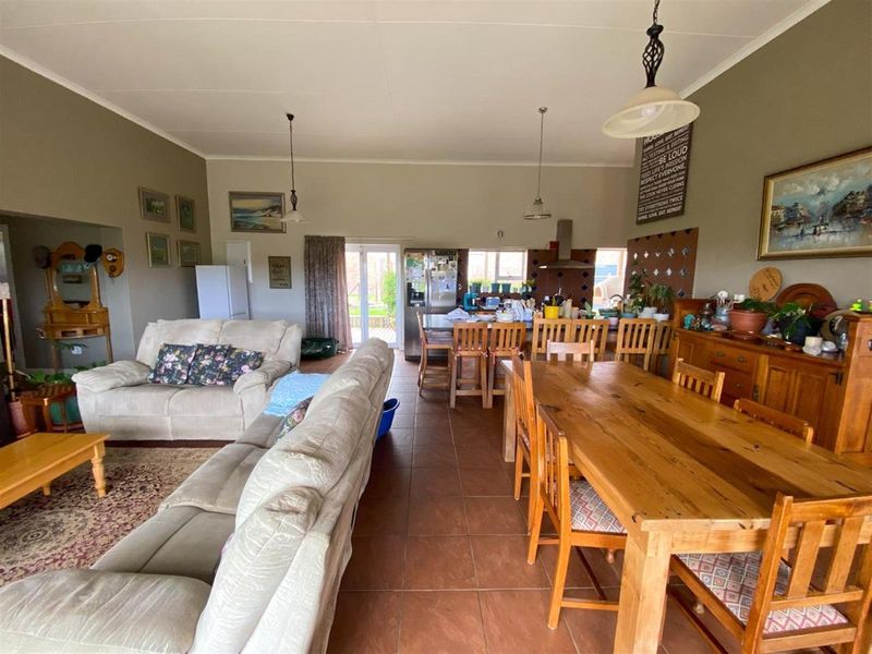 Spacious Family Home with Versatile Layout and Established Garden - Photo 9